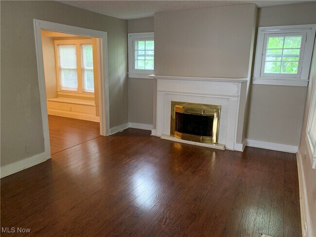 Building Photo - 1660 Glenmount Ave