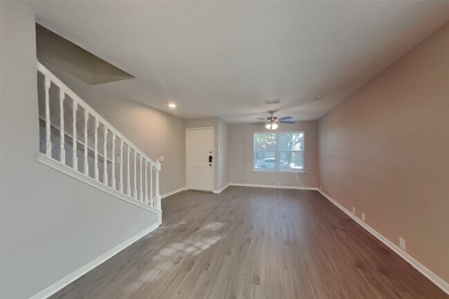 Building Photo - 10210 E Summit Canyon Dr