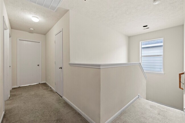 Building Photo - 20742 Fair Castle Dr