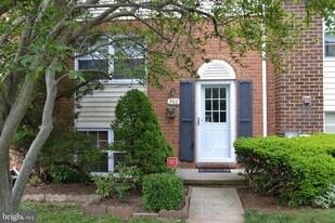 Front of the house - 302 Hometown Way