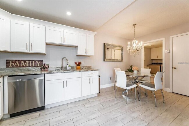 Building Photo - 5287 Cypress Ct