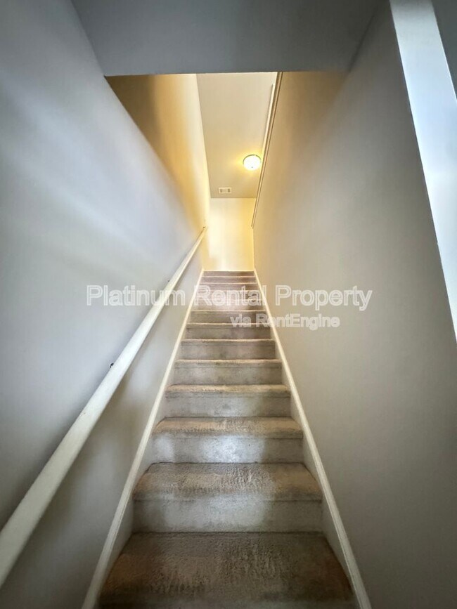 Building Photo - 5473 Cascade Ridge SW