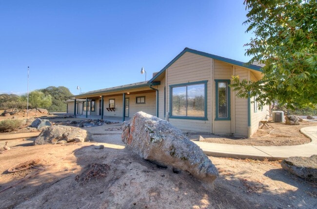 Building Photo - 19580 Watts Valley Rd
