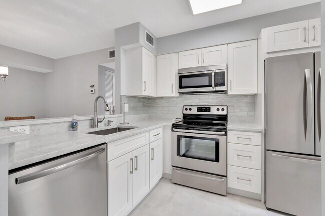 Building Photo - 14895 Builtmore Way