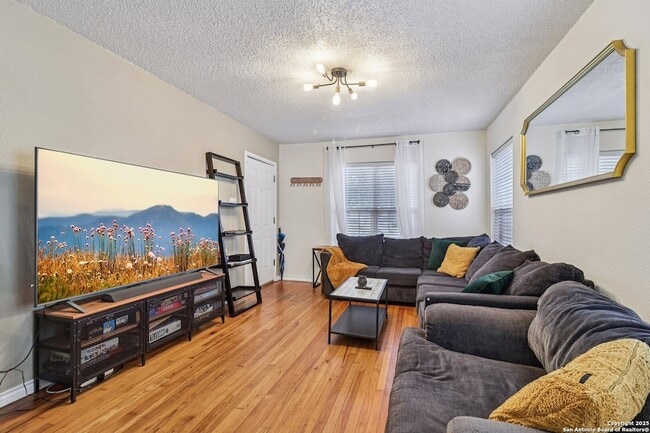 Building Photo - 2709 W Craig Pl