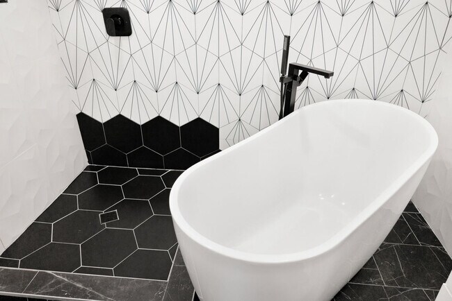 Building Photo - 451 E Lincoln Ave