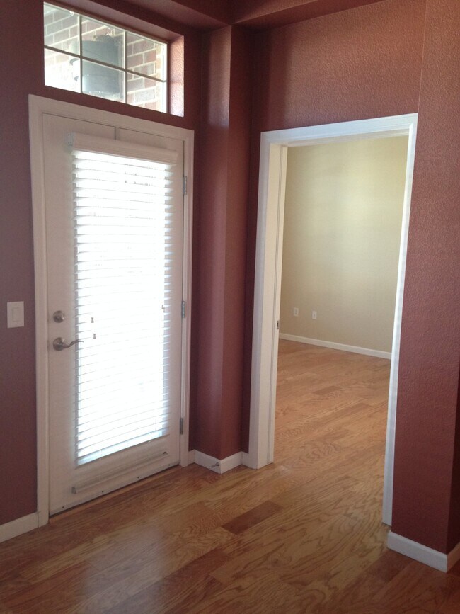 Building Photo - "2-Bed, 2-Bath Condo in The Vallagio – Your Perfect Retreat!"