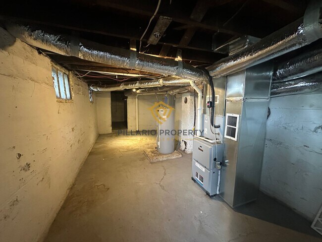 Building Photo - Stylish & Updated 3 Bedroom / 1.5 Bath Home – Move-In Ready!