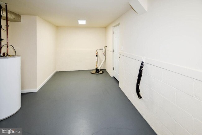 Building Photo - 6584 Madrigal Terrace