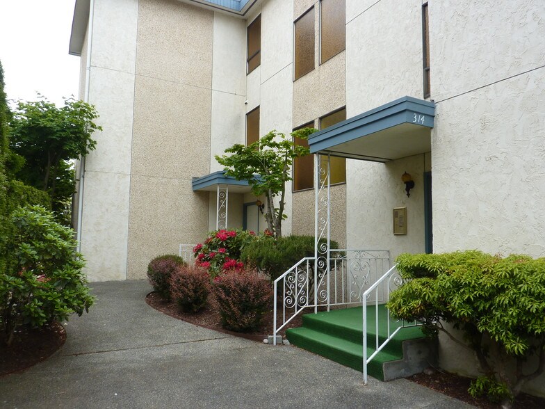 Primary Photo - 314 N 134th St