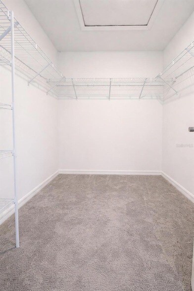 Building Photo - 6090 Shiner St