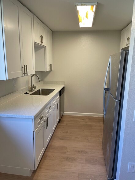 Primary Photo - 1272 Woodgate Ave