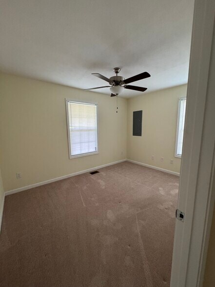 Building Photo - 1381 Bunker Hill Rd