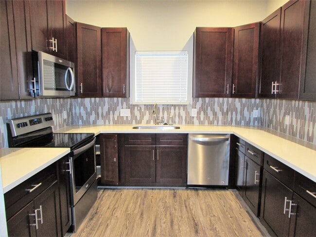 Building Photo - 3249 Dixie Dr