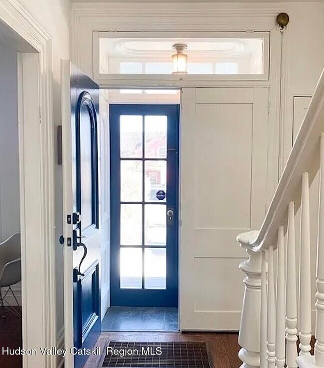 Building Photo - 967 Columbia St