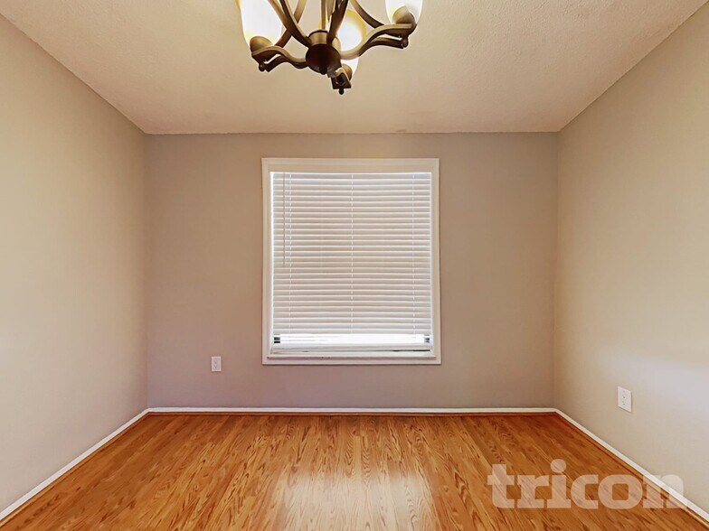 Building Photo - 8108 Chickasaw Ln