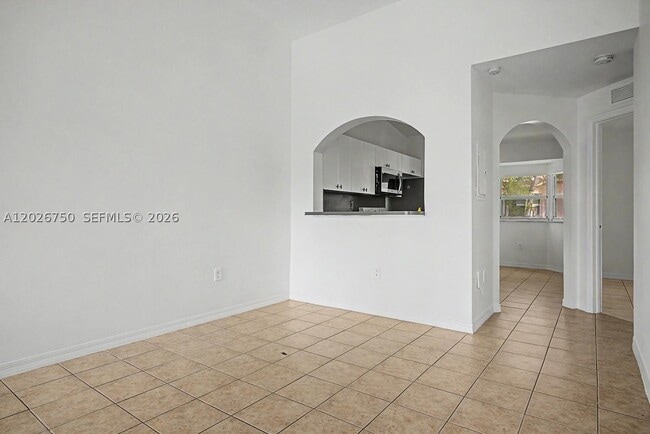 Building Photo - 1241 SE 29th St