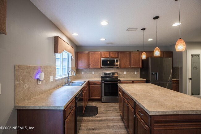 Building Photo - 11563 Spring Board Dr