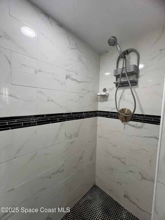 Building Photo - 440 River Grove Ct