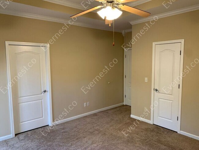 Building Photo - 161 Highview Cove