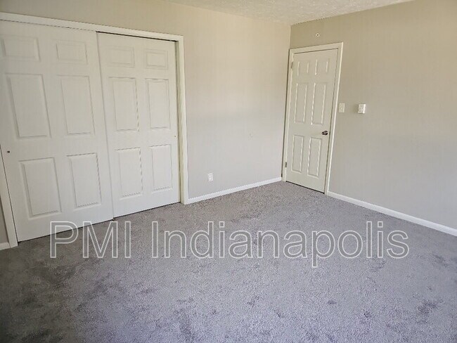 Building Photo - 6220 E 11th St