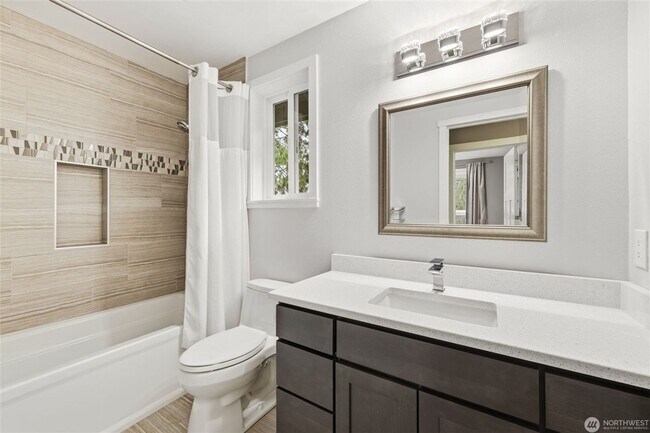 Building Photo - 3bd/2.25ba Duvall Home