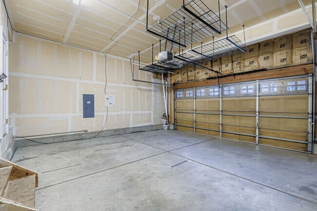 Building Photo - 2222 Woodpark Dr