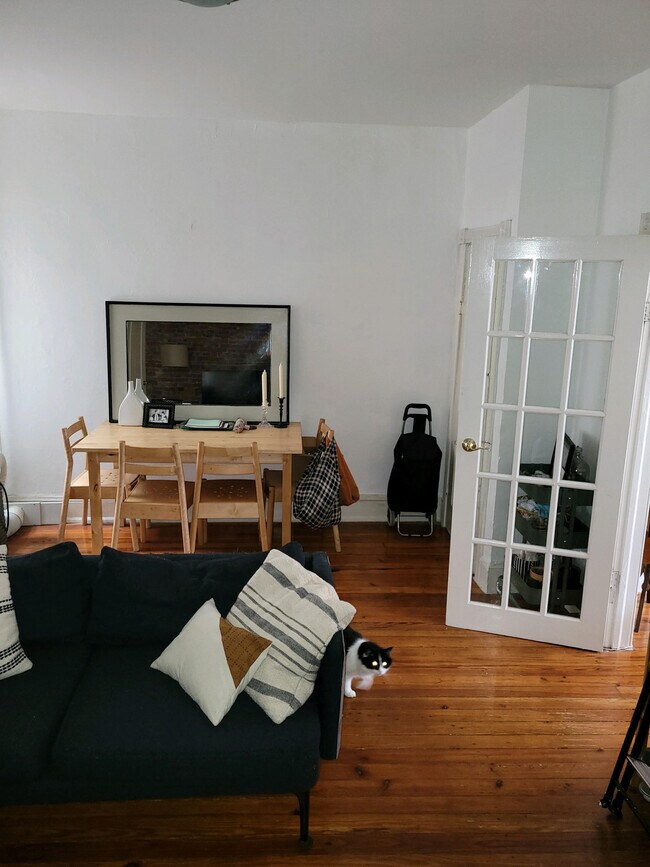 Building Photo - 745 S 4th St