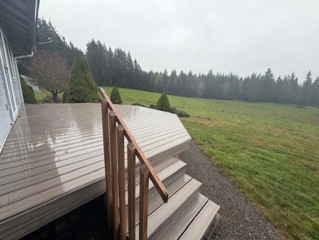 Building Photo - Charming home surrounded by farmlands