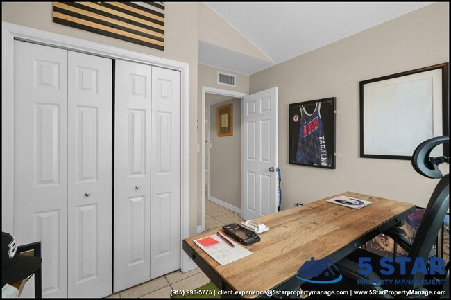 Building Photo - 6052 Bandolero Dr