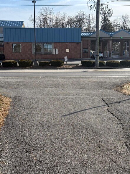 Building Photo - 17604 Virginia Ave