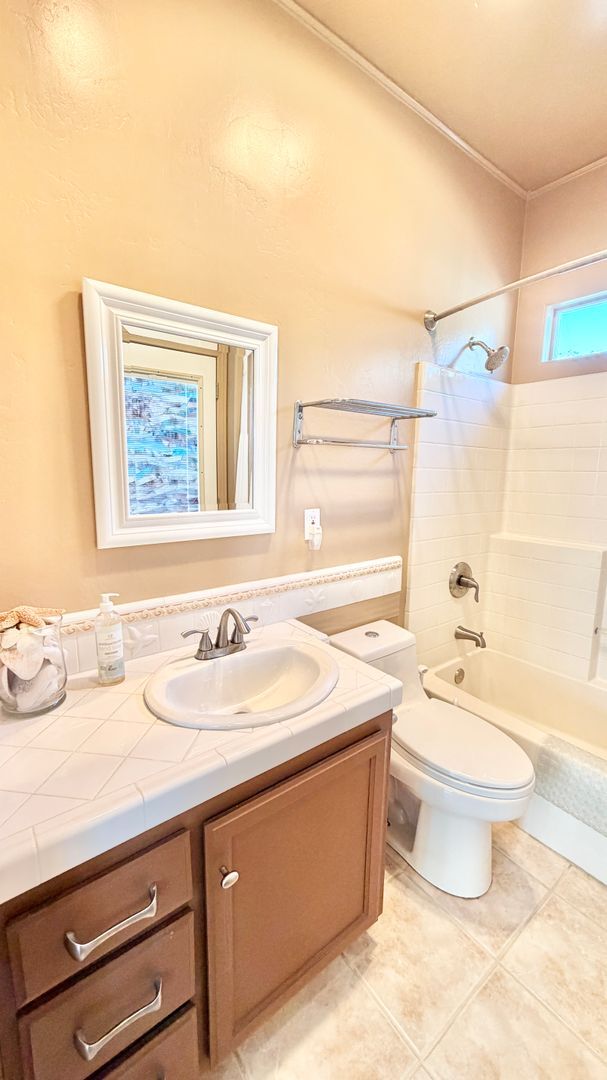 Building Photo - Darling Stand Alone & Detached Open Studio Layout Guest Home unit on Private Country Property in ...