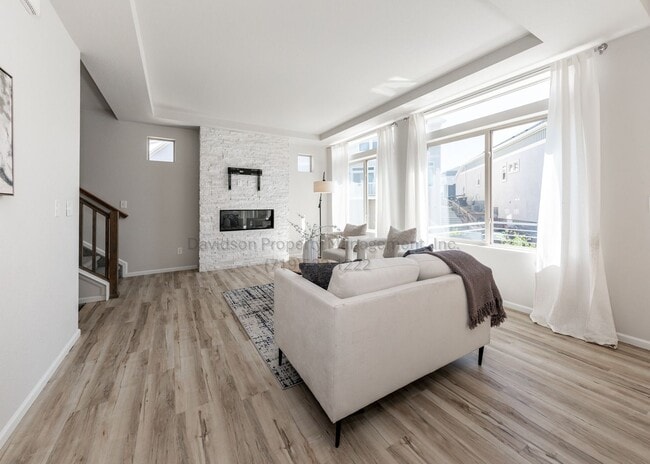 Building Photo - Beautiful 3 Bedroom Carriage House in Bann...