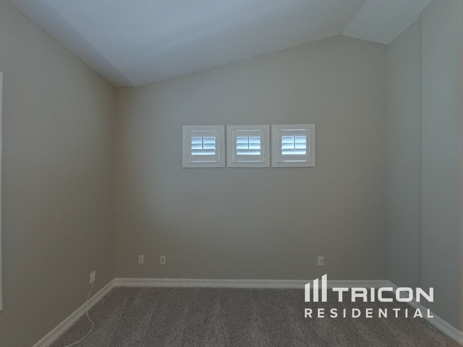 Building Photo - 6697 Cottonwood Tree Dr