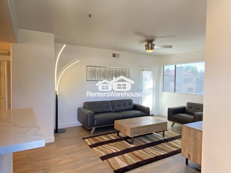 Building Photo - 4925 E Desert Cove Ave