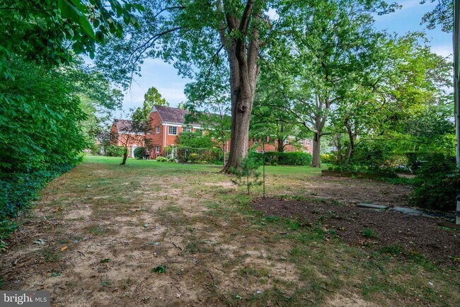 Building Photo - 3200 Martha Custis Dr