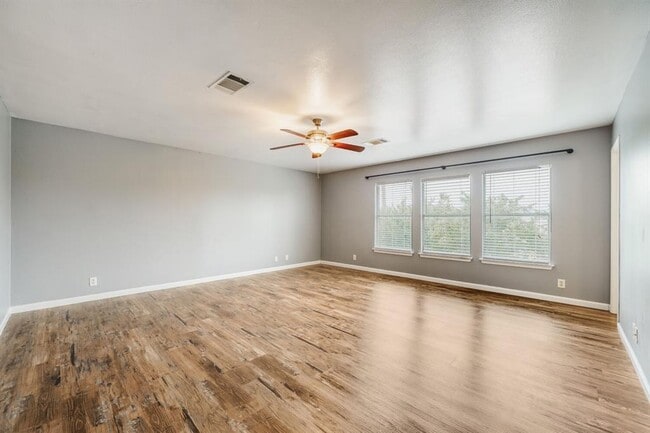 Building Photo - 928 Justeford Dr