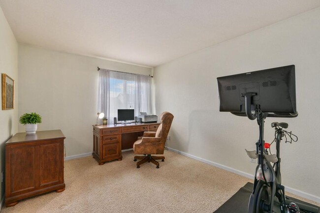 Building Photo - 8100 Lighthouse Ln