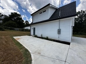 Building Photo - STUDIO APARTMENT PRE-LEASING FOR AUGUST 2026!