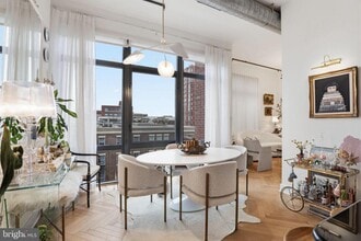 Building Photo - 520 John Carlyle St