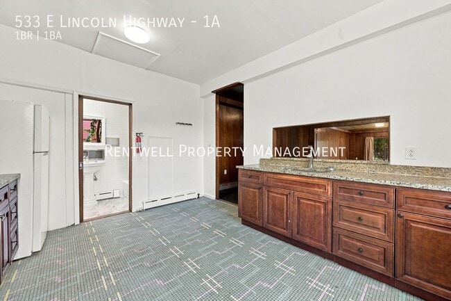 Building Photo - 533 Lincoln Hwy E