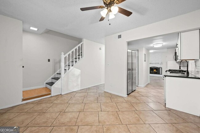 Building Photo - 579 Northridge Rd