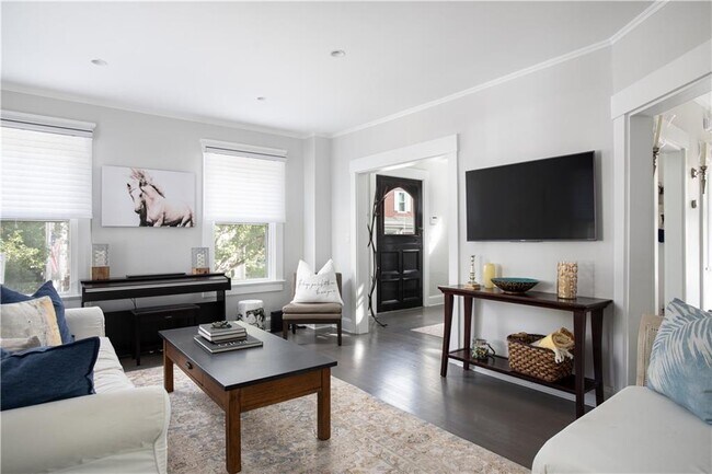 Building Photo - 96 3rd St