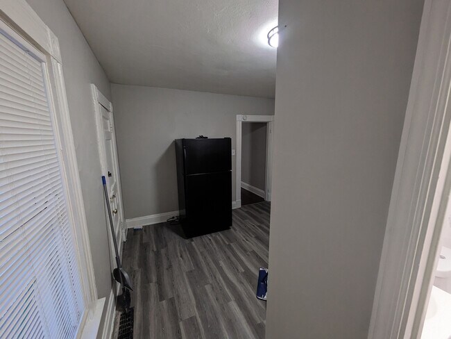 Building Photo - 5143 Hunter Ave