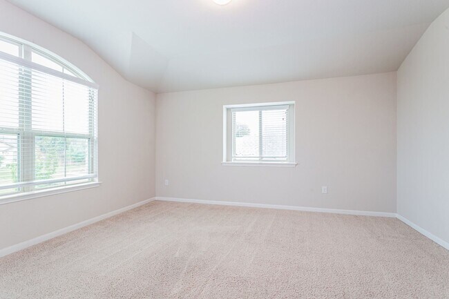 Building Photo - 605 Allenscreek Way-