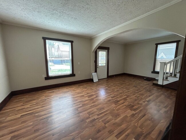 Building Photo - Must see in Person!  Huge Home Near Dundee...