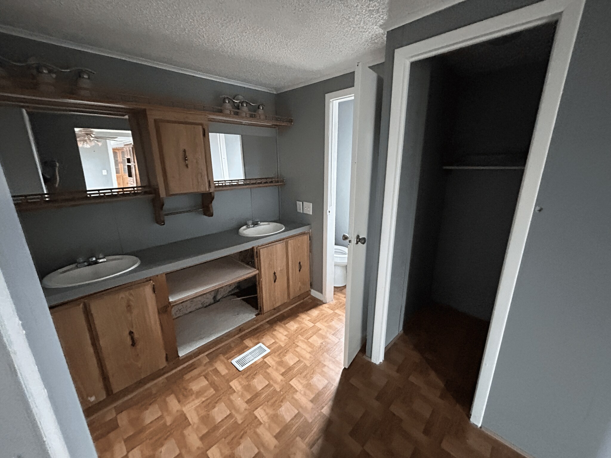 Building Photo - 7601 N Hwy Vv