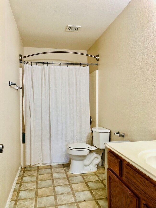 Building Photo - Coming Soon Spacious 4-Bedroom Home for Re...