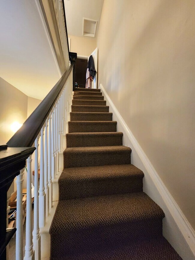 Building Photo - Elegant, spacious, modern Victorian in the...