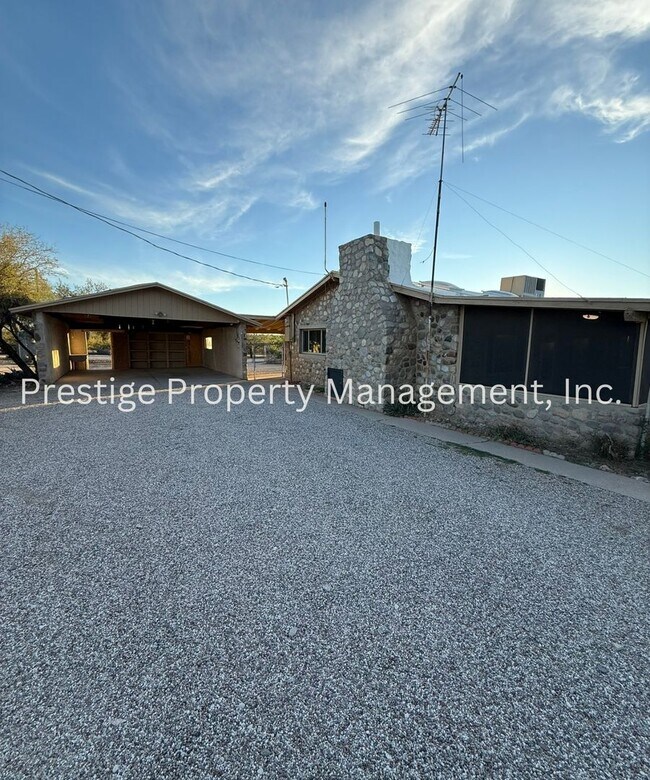 Building Photo - 3BD 2BA Waiting for You to Call Home!!